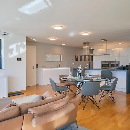 Ferienwohnung Fur 6 Personen Ca 145 Qm In Split, Dalmatien Mitteldalmatien سبليت