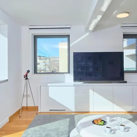 Ferienwohnung Fur 6 Personen Ca 145 Qm In Split, Dalmatien Mitteldalmatien شقة